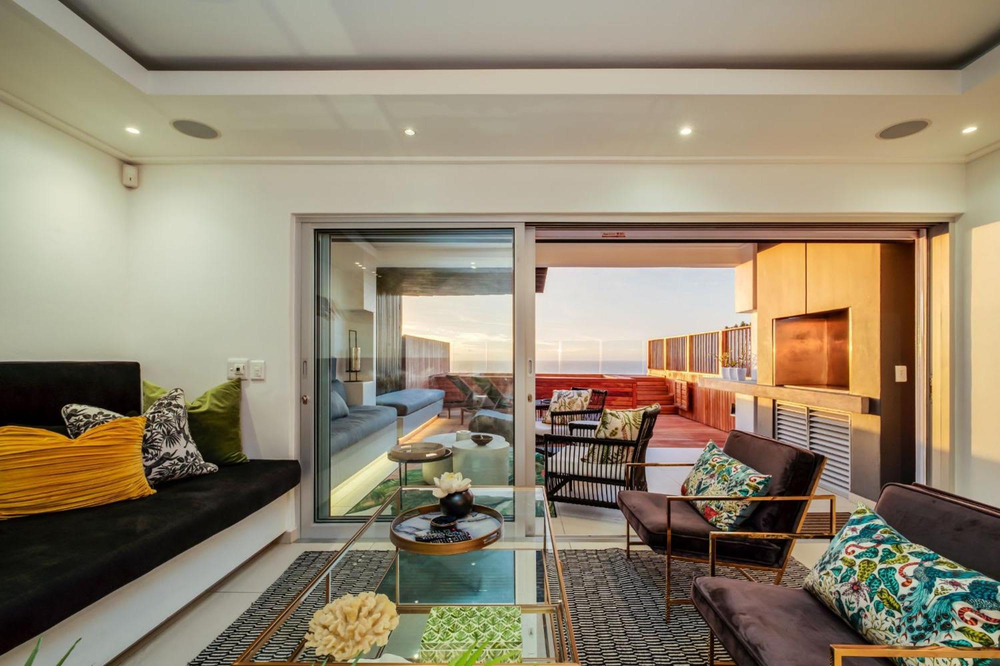Malibu Apartment *